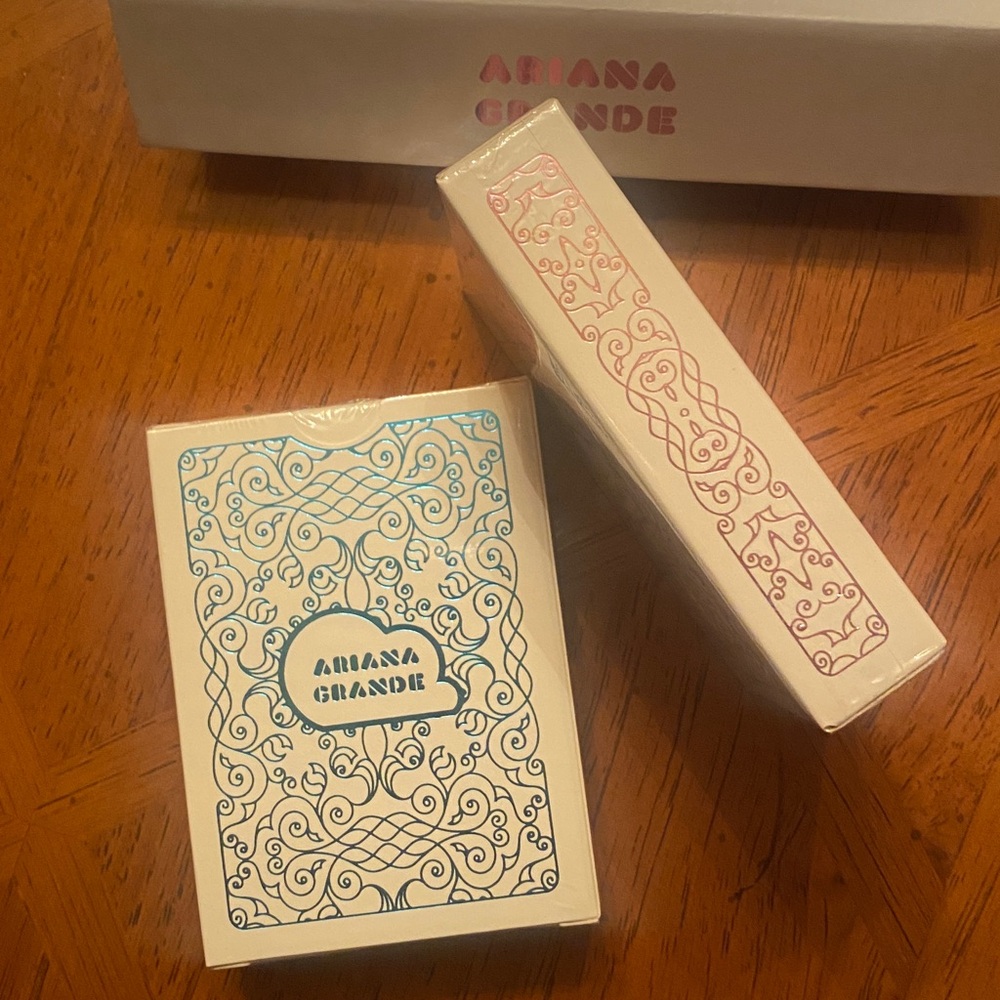 Limited Edition Ariana Grande Playing Cards Cloud Pink Set NEW 💗 - Picture 6 of 8